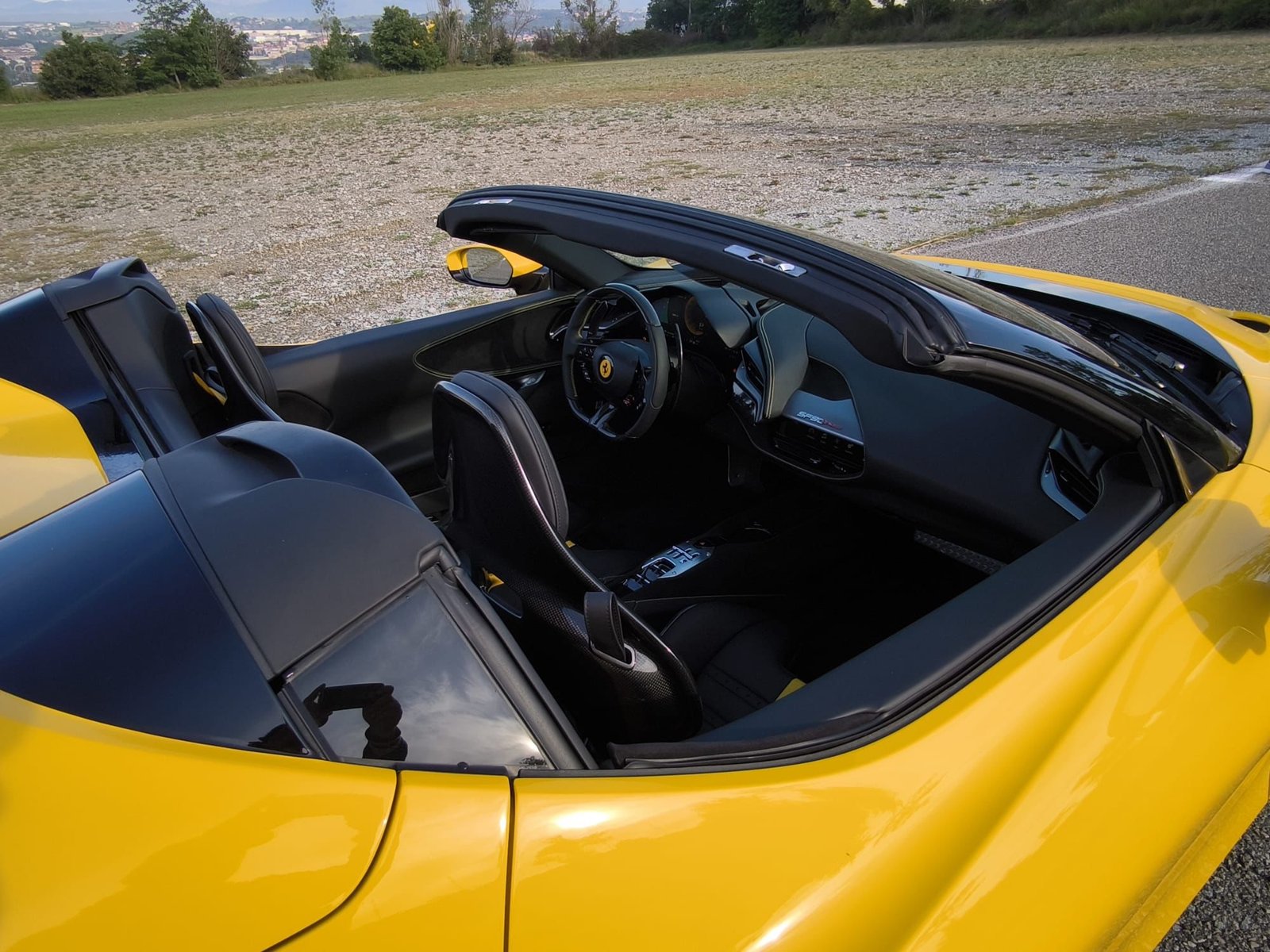 Ferrari SF90 Spider — photo 8
